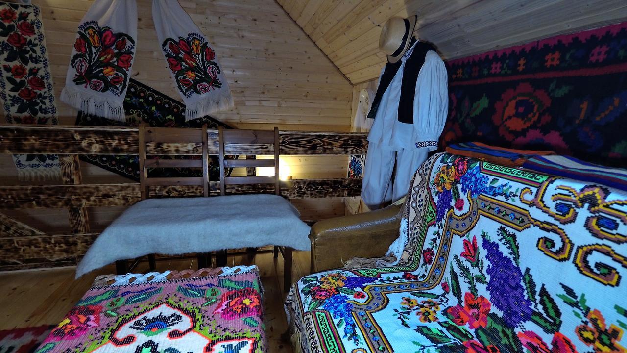 Pensiunea Lore&Sara Satu Sugatag Ngoại thất bức ảnh