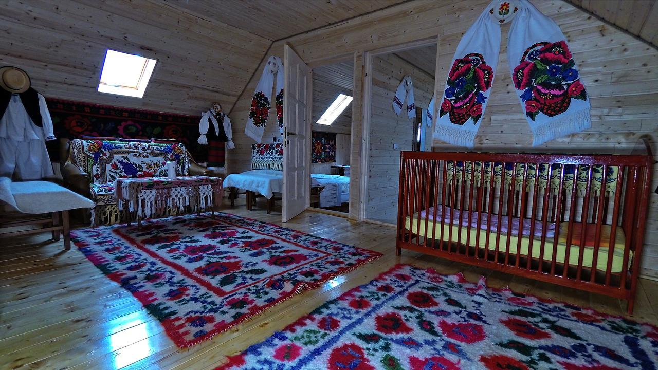 Pensiunea Lore&Sara Satu Sugatag Ngoại thất bức ảnh